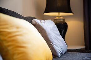 Velvet 1-bedroom Apartment With Balcony, Hoddesdon