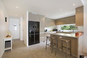 Luxury Apartment Unique Residences