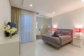 Luxury Apartment Unique Residences