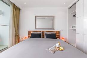 Luxury Apartment Unique Residences