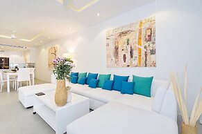 Luxury Apartment Unique Residences