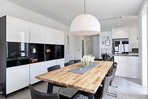 Luxury Apartment Unique Residences