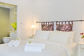 Luxury Apartment Unique Residences