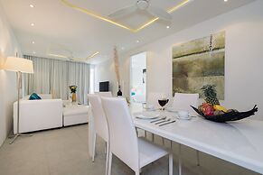 Luxury Apartment Unique Residences