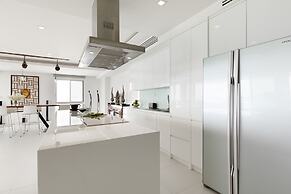 Luxury Apartment Unique Residences