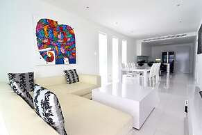 Luxury Apartment Unique Residences