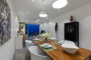 Luxury Apartment Unique Residences