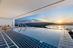 Luxury Apartment Unique Residences