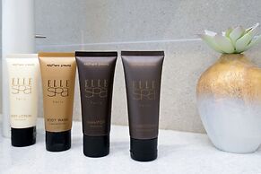 Luxury Apartment Unique Residences