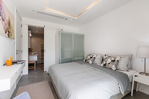 Luxury Apartment Unique Residences