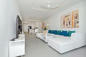 Luxury Apartment Unique Residences