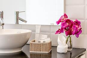 Luxury Apartment Unique Residences