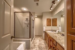 River Zen Cw C207 2 Bedroom Condo by RedAwning