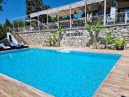 Myhouse Urla Butik Otel