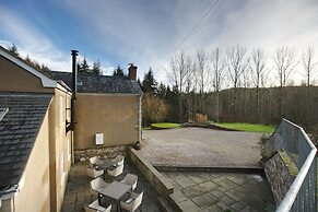 Stunning 3-bed House in a Private Hidden Valley