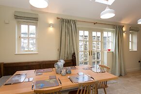 Stunning 3-bed House in a Private Hidden Valley