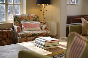 Stunning 3-bed House in a Private Hidden Valley