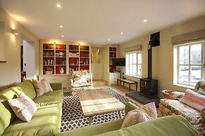 Stunning 3-bed House in a Private Hidden Valley