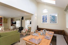 Stunning 3-bed House in a Private Hidden Valley