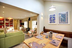 Stunning 3-bed House in a Private Hidden Valley