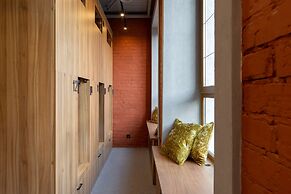 Q-block capsule hotel