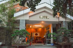 Mui Tau Hotel