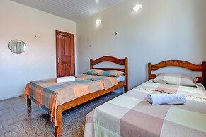 Casa com Piscina no Iguape 50m do Mar