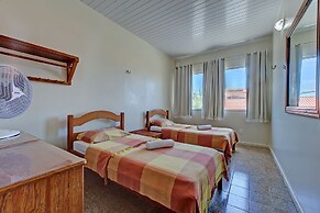 Casa com Piscina no Iguape 50m do Mar