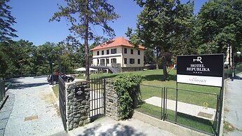 Hotel Republika