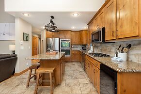 8 Crown Drive by Summit County Mountain Retreats