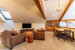 580 Elk Circle by Summit County Mountain Retreats