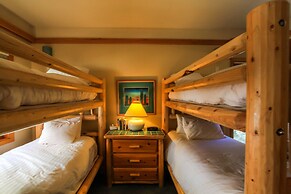 Chateaux Dumont by Summit County Mountain Retreats