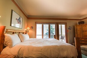 Chateaux Dumont by Summit County Mountain Retreats