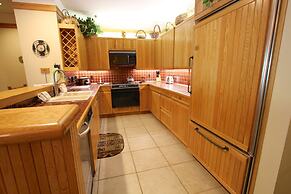 Chateaux Dumont by Summit County Mountain Retreats