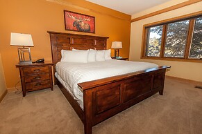 Chateaux Dumont by Summit County Mountain Retreats