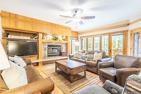 Chateaux Dumont by Summit County Mountain Retreats