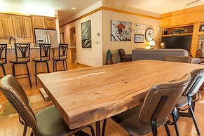 Chateaux Dumont by Summit County Mountain Retreats