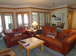 Chateaux Dumont by Summit County Mountain Retreats