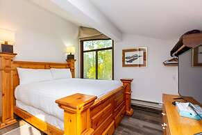 Flying Dutchman by Summit County Mountain Retreats