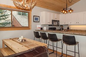 Flying Dutchman by Summit County Mountain Retreats