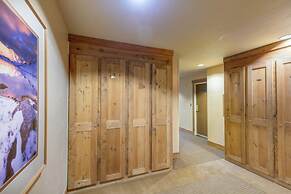 Flying Dutchman by Summit County Mountain Retreats