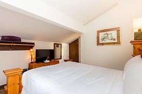 Flying Dutchman by Summit County Mountain Retreats