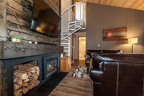 Flying Dutchman by Summit County Mountain Retreats