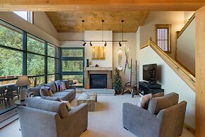 Ski Tip by Summit County Mountain Retreats