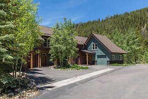 Ski Tip by Summit County Mountain Retreats