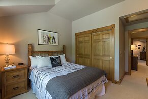 Ski Tip by Summit County Mountain Retreats