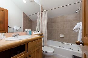 Ski Tip by Summit County Mountain Retreats