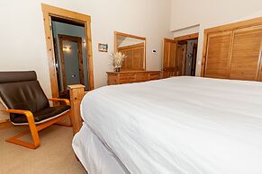 Ski Tip by Summit County Mountain Retreats