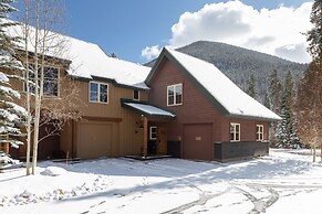 Ski Tip by Summit County Mountain Retreats