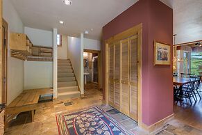 Ski Tip by Summit County Mountain Retreats